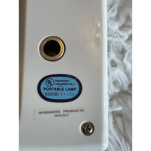 VINTAGE WINDMERE MIRROR SWIVELS GO LIGHTLY TWO SIDED 3X PREOWNED - Picture 9 of 9